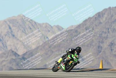 media/Dec-01-2025-Moto Forza (Mon) [[2daa91e15f]]/2-Intermediate Group/Session 4 Turn 9/